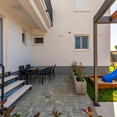 Stunning Apartment In Zadar With Wifi Zadar